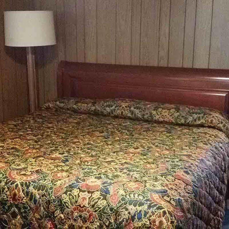 Hotel Blue Top Inn スティーブンスポイント エクステリア 写真