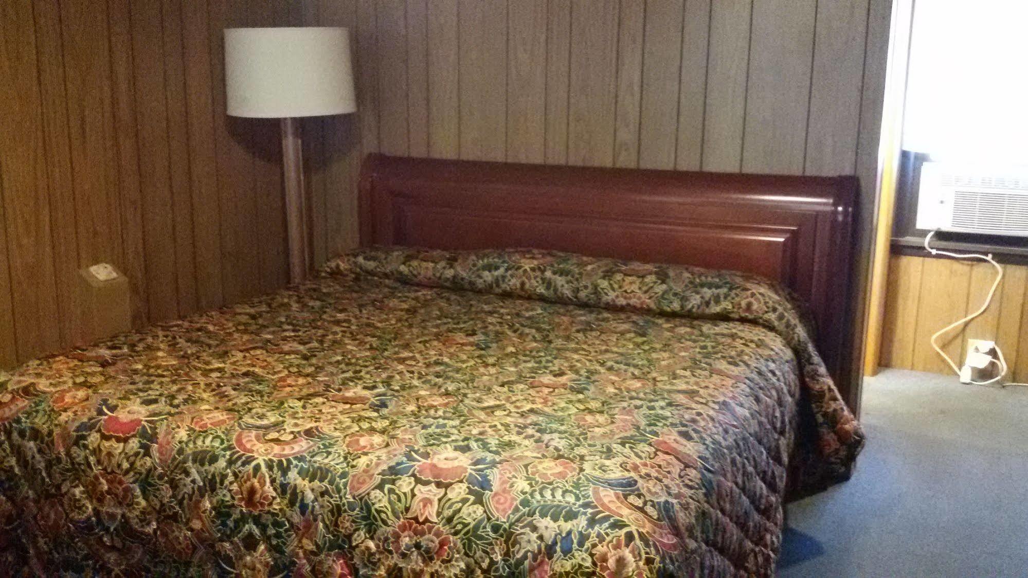 Hotel Blue Top Inn スティーブンスポイント エクステリア 写真